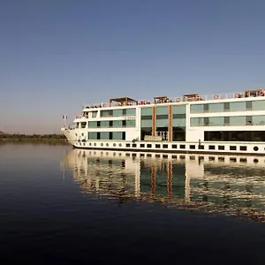 فندق Le Fayan Nile Cruise - Every Thursday From For 04 & 07 Nights - Every Monday From Aswan For 03 & 07 Nights, الأقصر